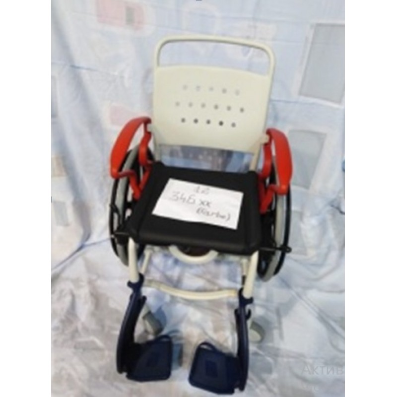 Кресло - стул с санитарным оснащением REBOTEC Генф